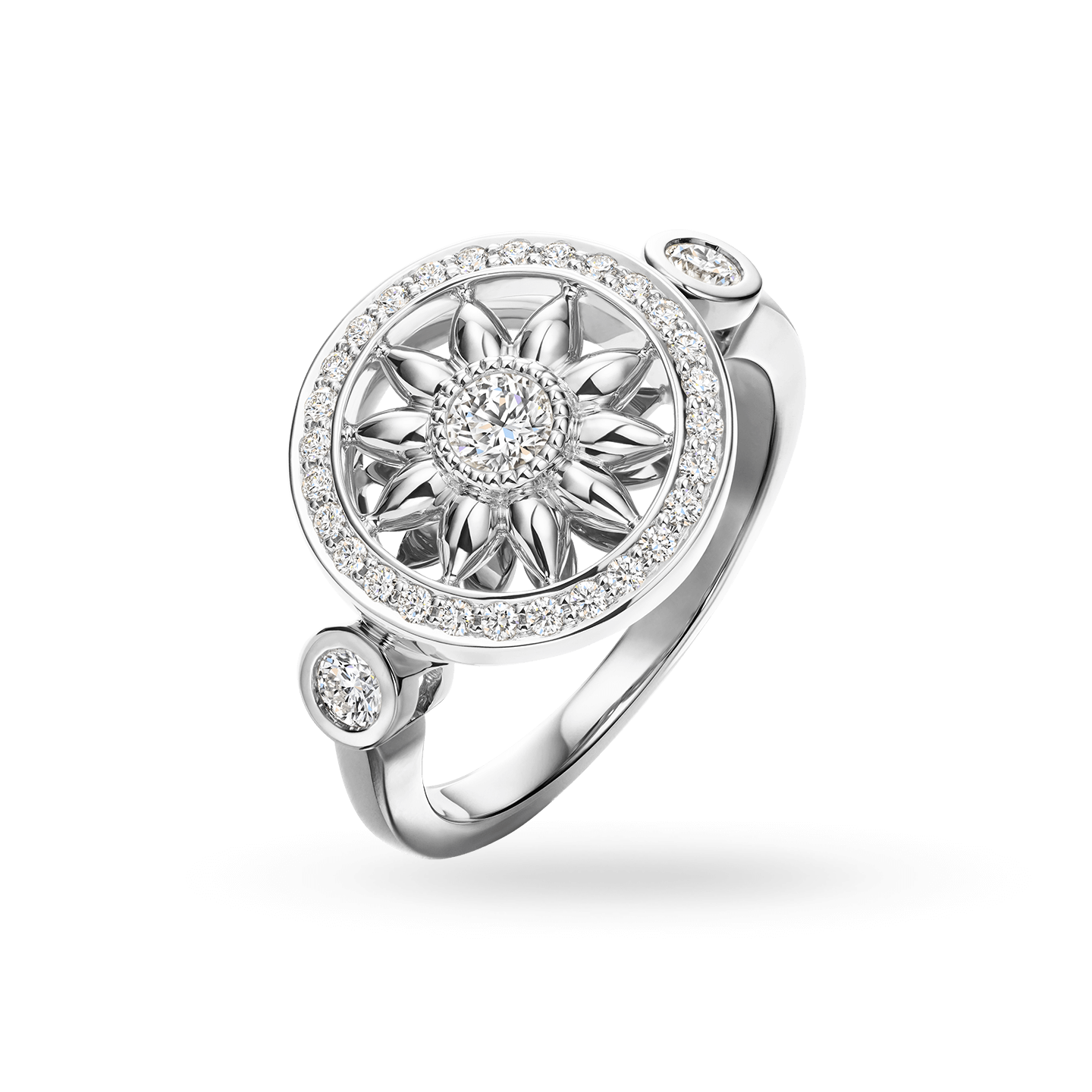 Angled view of theWinston Gates Platinum Diamond Ring